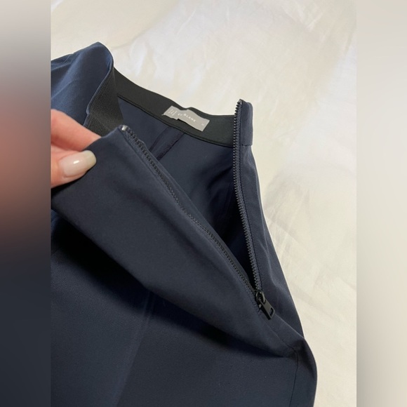 Everlane | The Side Zip | Navy Blue | Pull on Stretch Cropped Pants Size 10 - Picture 2 of 10